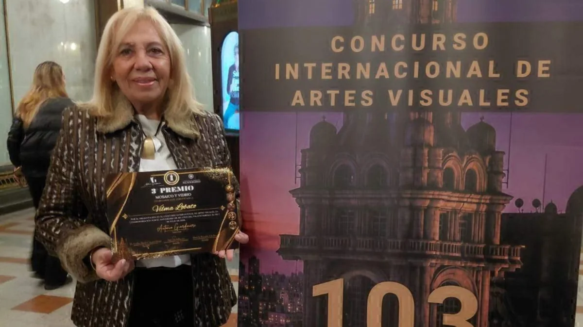 Vilma Lobato recibe un reconocimiento en concurso internacional de literatura