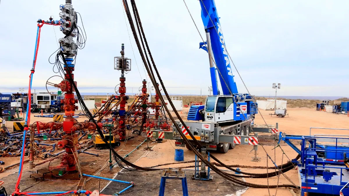 YPF alcanza un nuevo hito en Vaca Muerta con 203 horas de fractura continua en Bandurria