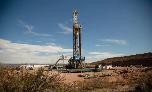YPF impulsa el megaproyecto "Vaca Muerta Oil Sur" para potenciar la producción petrolera