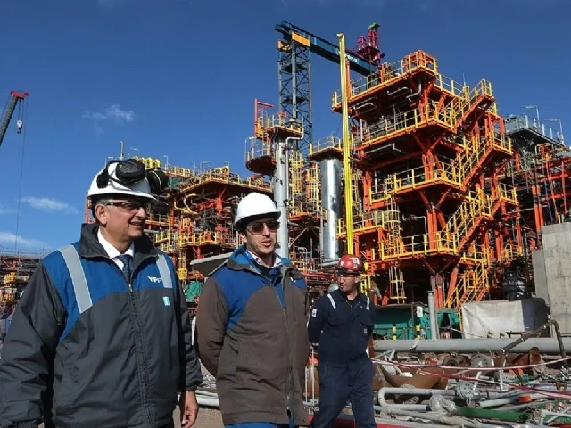 YPF intensifica su exploración en Vaca Muerta con tres nuevos pozos