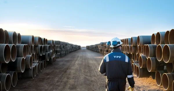 YPF logra récord de producción en Vaca Muerta y planea aumentar exportaciones de petróleo