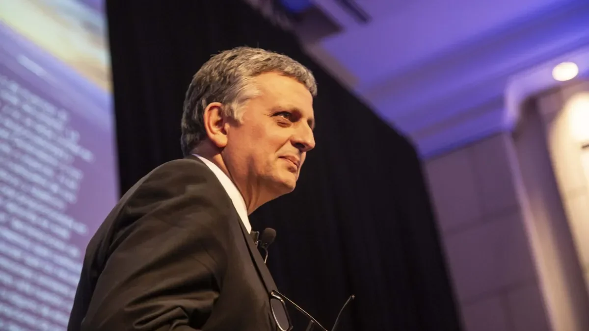 YPF presenta plan ambicioso en Vaca Muerta: 16 rigs y producción récord de 213 mil barriles diarios