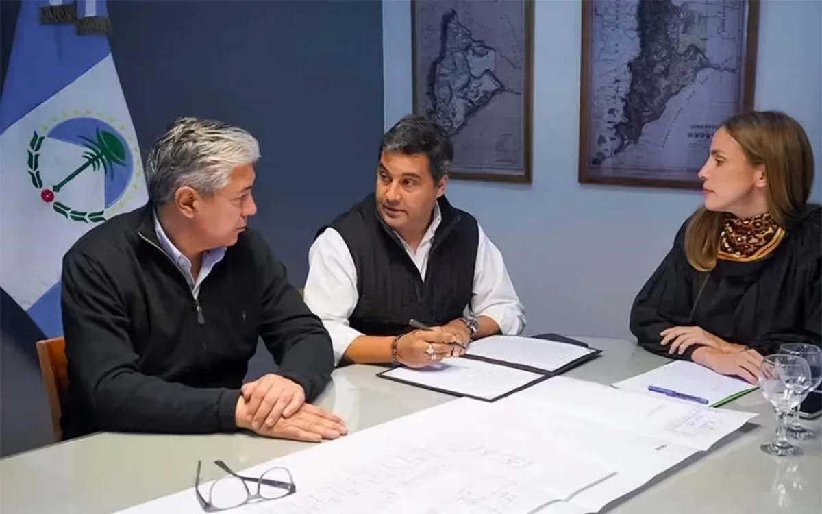 Zapala contará con un nuevo Centro Integral para Personas Mayores tras la firma de Koopmann
