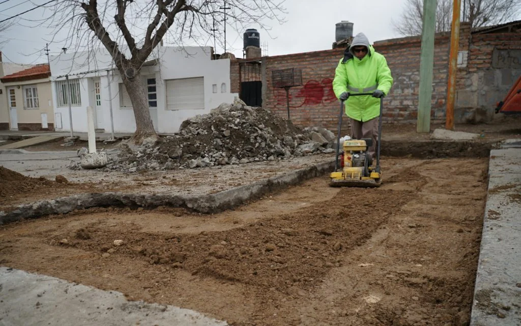 Zapala mejora su infraestructura con un ambicioso plan de bacheo en varios barrios